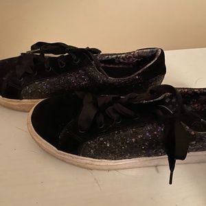 BLACK GLITTER SHOES